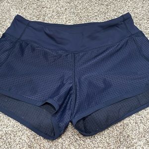 Lululemon Speed up low rise lined short 2.5” size 4